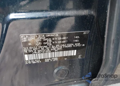 2017 Toyota Rav4 Hybrid Xle z USA, uszkodzony, nr VIN JTMRJREV1HD108256